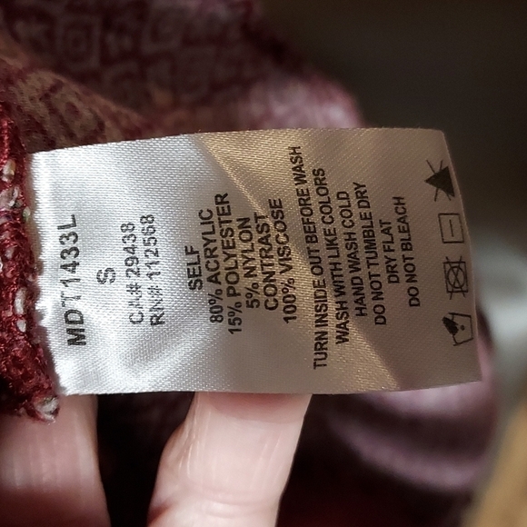 Miss Me small crochet shoulder dark red(wine) sweater - Picture 14 of 16